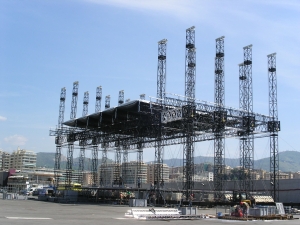 Vista del palco durante la costruzione